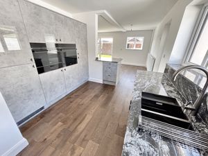 Kitchen- click for photo gallery